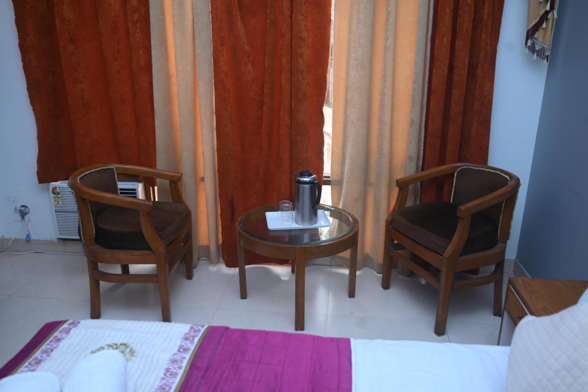 Hotel Surya Plaza Kotdwāra Exterior photo